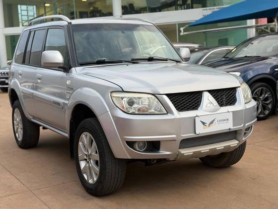 MITSUBISHI PAJERO TR4 2.0 4X4 16V FLEX 4P MANUAL MITSUBISHI PAJERO TR4 2.0 4X4 16V FLEX 4P MANUAL
